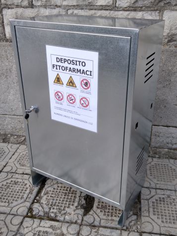 DEPOSITO FITOFARMACI ARMADIO