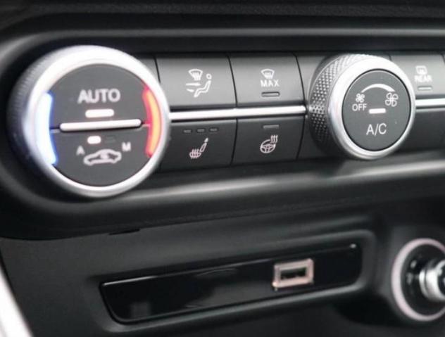 Alfa Romeo Giulia 2.0 Turbo 280 CV Q4 Ti - Foto 9