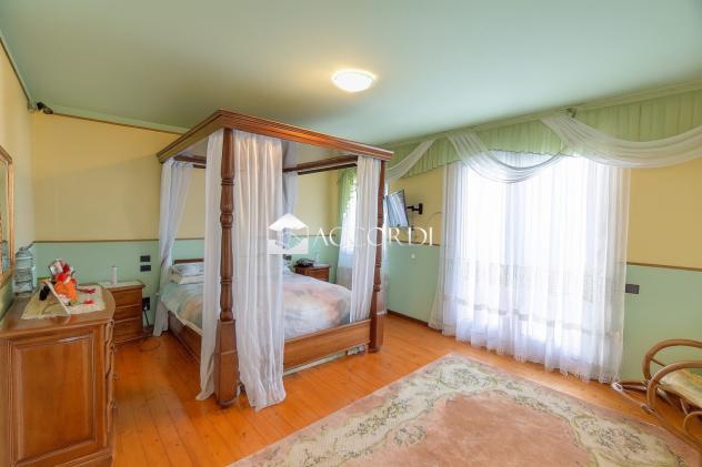 VILLA A SCHIERA di 4 vani e di 252 mq (CAERANO DI SAN MARCO) rif. CM6_1 - Foto 9