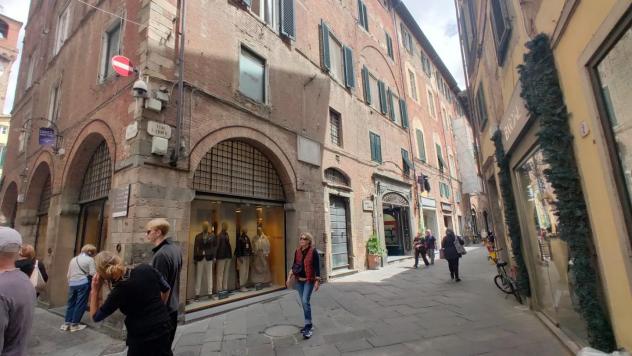 Appartamento in vendita a Lucca 75 mq Rif: 1412283