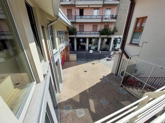 MONZA CENTRO - Immobile commerciale a reddito - ottimo investimento - Foto 12