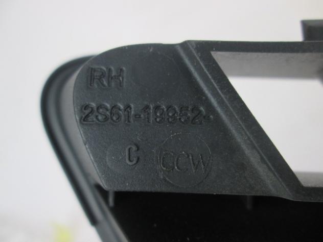 2S61-19952-C GRIGLIA MASCHERINA FARO FENDINEBBIA PARAURTI ANTERIORE LATO DESTRO FORD FIESTA 1.4 D RICAMBIO NUOVO - Foto 2