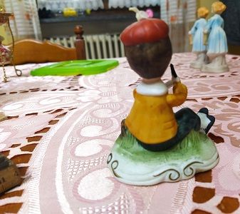 STATUETTA IN CERAMICA  GIOVANE PITTORE - Foto 3