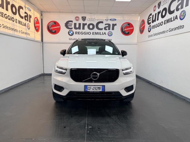 Volvo XC40 2.0 B4 mhev 197CV AWD Geartronic R-design 06/2021 - Foto 2