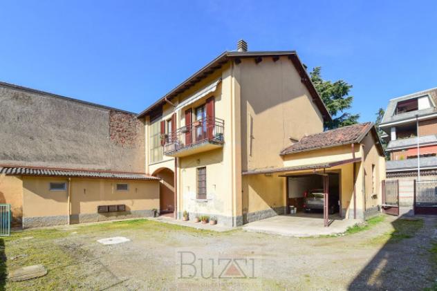Villa di 240 m² con 5 locali e box auto in vendita a Seregno - Foto 2