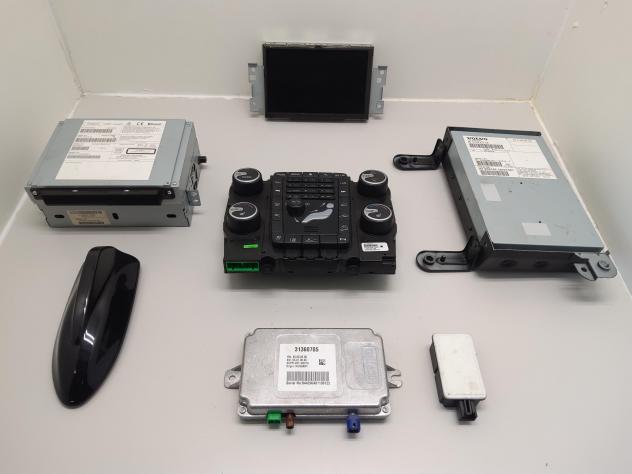 UNITÀ DI CONTROLLO MULTIMEDIALE NAVIGATORE GPS VOLVO XC60 1° Serie D5244T17 (0818)