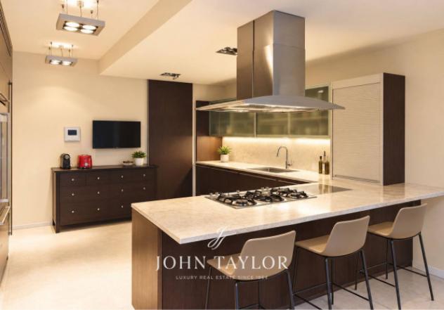 Villa di 370 m² con 5 locali e box auto doppio in vendita a Rovellasca - Foto 9