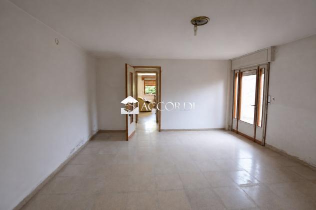 CASA INDIPENDENTE di 10 vani e di 300 mq (MONTEBELLUNA) rif. PE15 - Foto 20