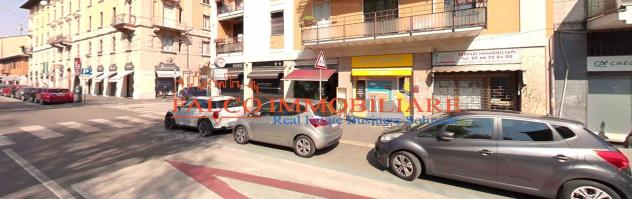 MILANO, VIA ASTESANI - VENDESI NEGOZIO REDDITO 9% 35 MQ 1 LUCE - Foto 2