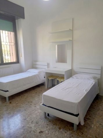 Ampia camera a Verona da settembre - solo donne