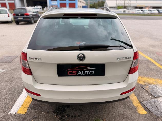 Skoda Octavia 1.6 TDI CR 105 CV DSG Elegance - Foto 8