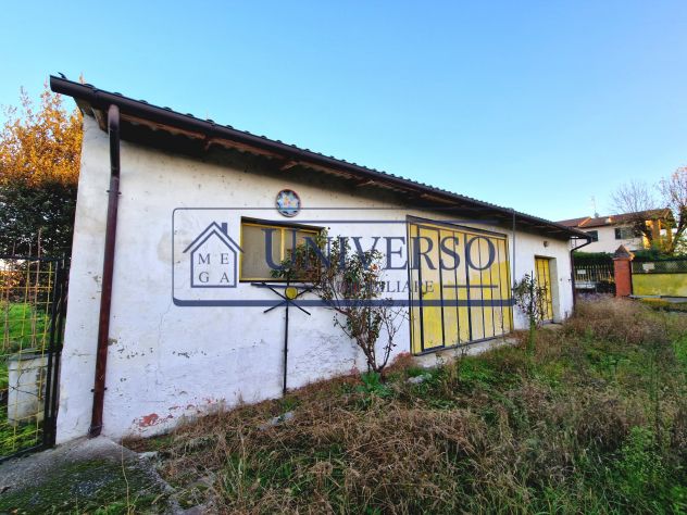 CASA INDIPENDENTE SU QUATTRO LIVELLI CON GIARDINO E RIMESSE - Foto 7