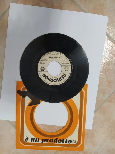 R84 -  THE HOLLIES STOP STOP STOP