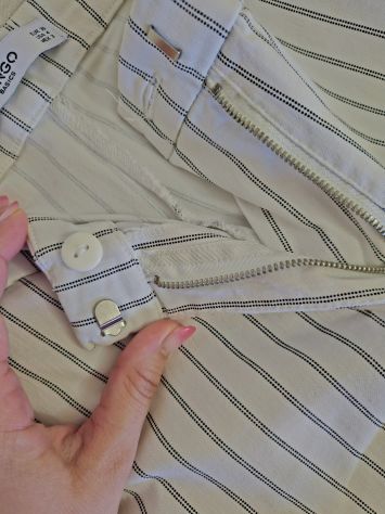 Pantaloni Mango a righe verticali - Foto 3