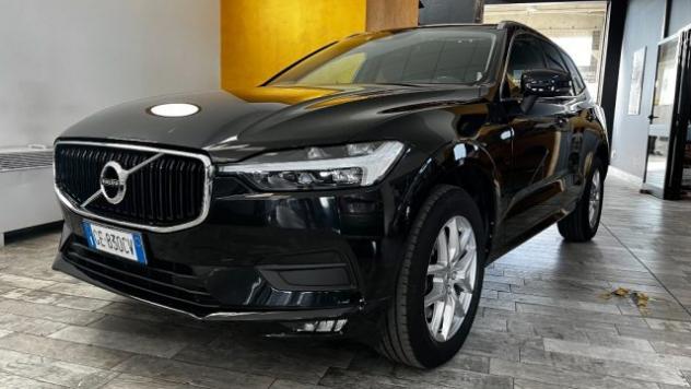 VOLVO XC60 B4 (d) AWD Geartronic Momentum rif. 24093370