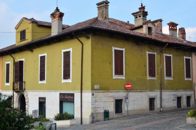 Casa indipendente di 578 m² con più di 5 locali e box auto doppio in vendita a Boffalora Sopra Ticino - Foto 2