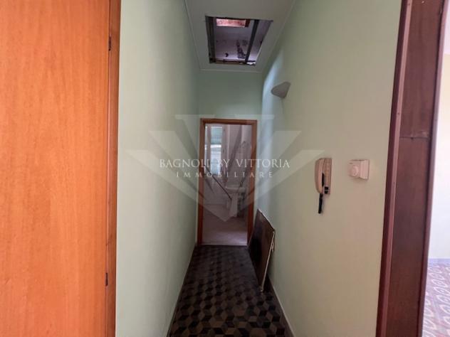 APPARTAMENTO di 5 vani e di 80 mq (PIETRASANTA) rif. 348/V - Foto 6
