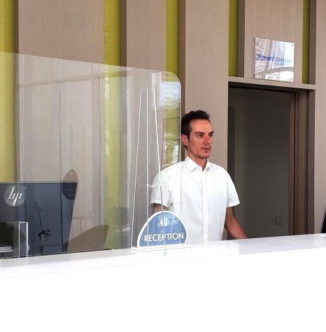 Receptionist