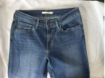 pantaloni levis