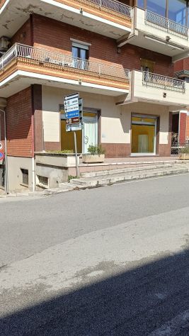 Locale in zona centrale - Foto 3