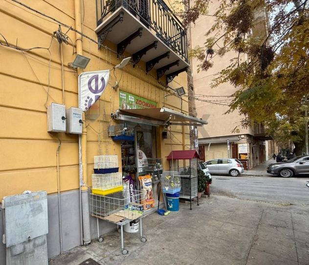 Locale Commerciale in vendita a Palermo, Calatafimi