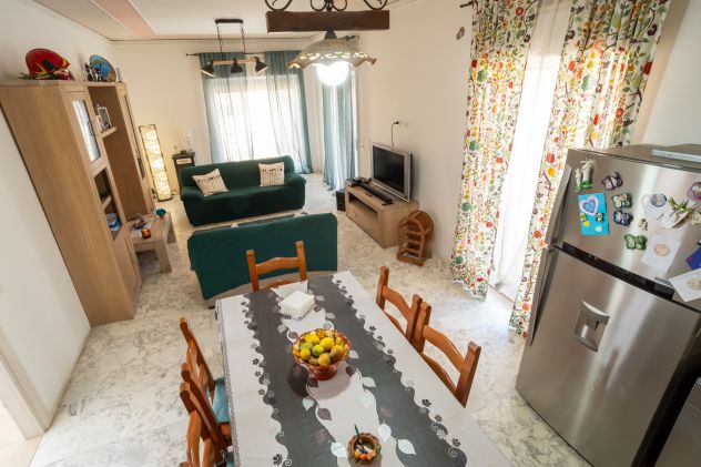 CODICE 7338 147 MQ RISTRUTTURATO , QUATTRO CAMERE DA LETTO A BELPASSO