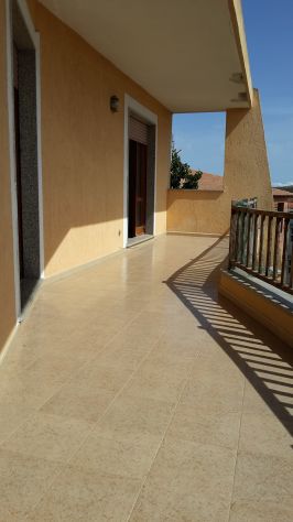 Grande appartamento ind. in bifamilare con vista mare garage e posto auto - Foto 3