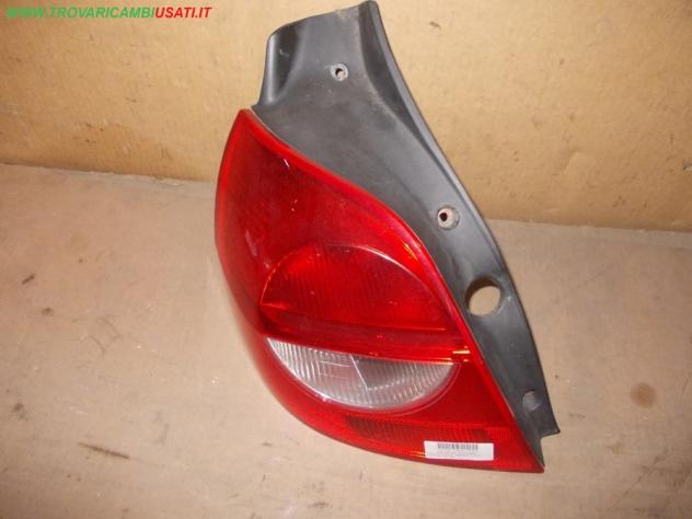 FANALE POST.S. RENAULT CLIO (C85/B85) 3p / 5p  Parti elettriche  Fanaleria  Fanali  Fanale post. sx. RENAULT - CLIO III  3/5 P - 01-07-2005 - 01-04-20