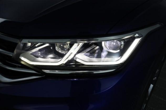 VOLKSWAGEN Tiguan Tiguan 2.0 TDI 150CV SCR DSG R-Line rif. 23715578 - Foto 9