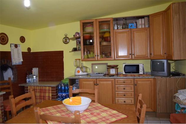 V001842 - VILLA DA 140 MQ 40 MQ VERANDA 2300 MQ GIARDINO - Foto 9