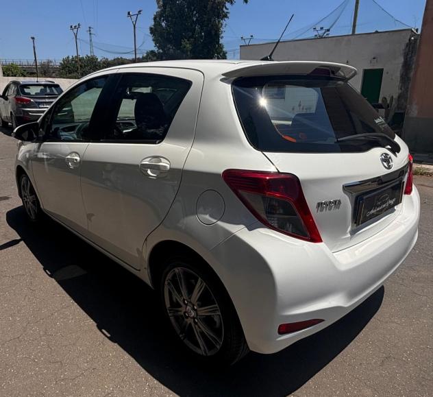 Toyota Yaris 1.4 D-4D 5 porte Lounge - Foto 6