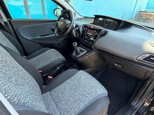 Lancia Ypsilon 1.0 hybrid neopatentati - Foto 7