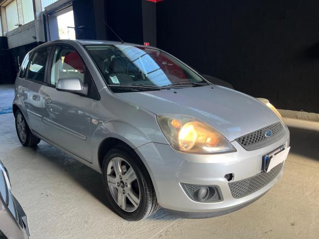 Ford Fiesta 1.2 16V 5p. Ghia - Foto 9