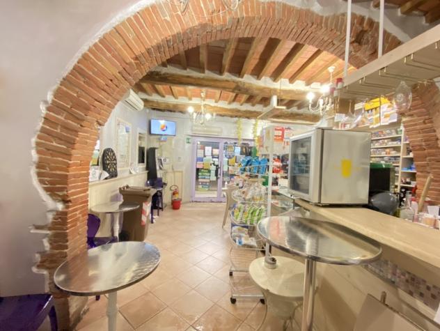 Bar Tabacchi in vendita a Pietrasanta