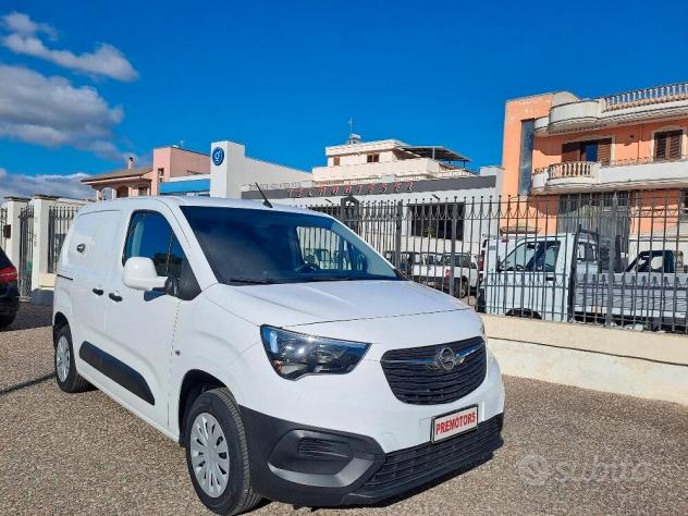 Opel combo 2020 attrezzato 3 posti
