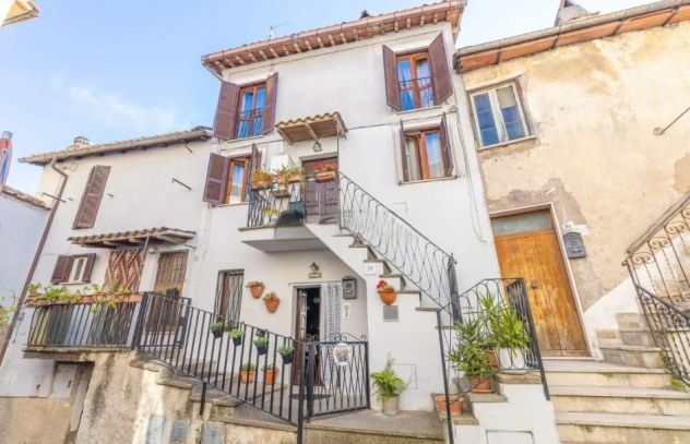 Palazzina cielo terra a Ciciliano Via Roma