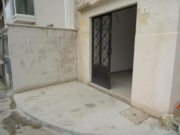 Oltre 3 vetrine in affitto a Senigallia - Foto 2
