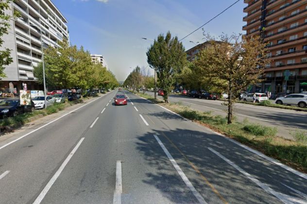CORSO FRANCIA QUADRILOCALE RISTRUTTURATO CON GIARDINETTO