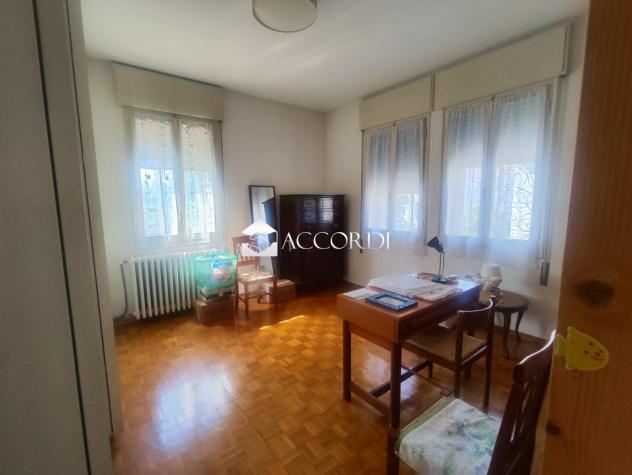 CASA INDIPENDENTE di 6 vani e di 180 mq (CONEGLIANO) rif. SM68 - Foto 8