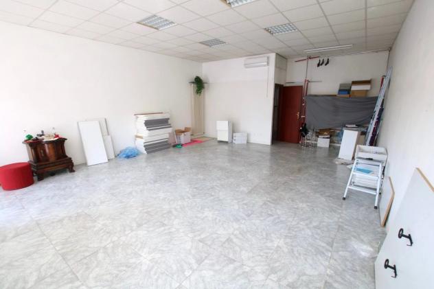 locale commerciale in vendita a Ravenna in zona Classe