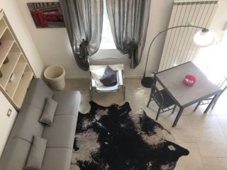 Bilocale soppalcato moderno e completo - Isola M5