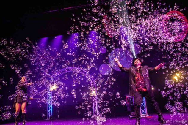 SPETTACOLO BOLLE DI SAPONE GIGANTI