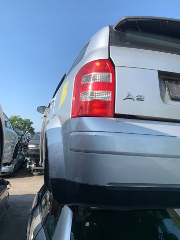 Ricambi usati Audi A2 2004 1.4 benzina - Foto 4
