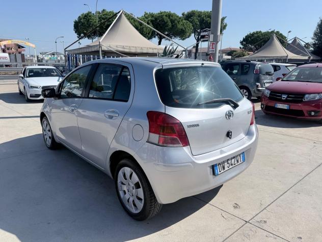 Toyota Yaris 1.0 5 porte Luxury pack - Foto 5