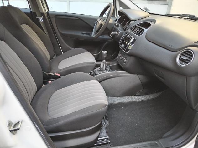 Fiat Punto 1.3 MJT II S&S 95 CV 5 porte Street - Foto 9