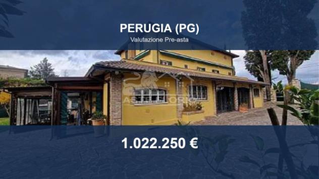 Immobile in asta di 392 m² con più di 5 locali e box auto in vendita a Perugia