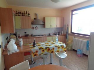 Quadrilocale in affitto a Varano de' Melegari