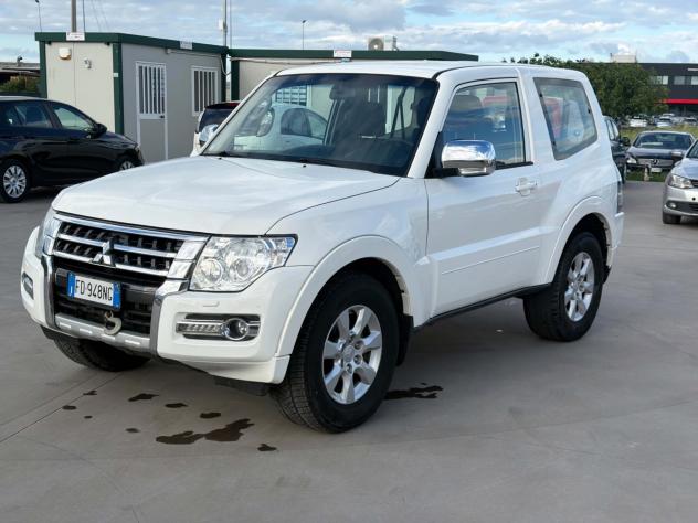Mitsubishi Pajero 3.2 DI-D 16V aut. 3p. Intense DPF IVA ESPOSTA