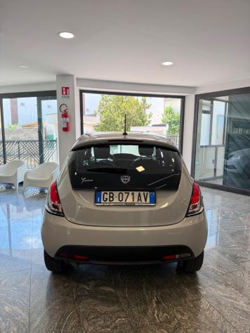 Lancia Ypsilon 1.2 69 CV 5 porte S&S Gold - Foto 5