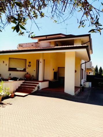 Villa in vendita a Massarosa 300 mq Rif: 1171507